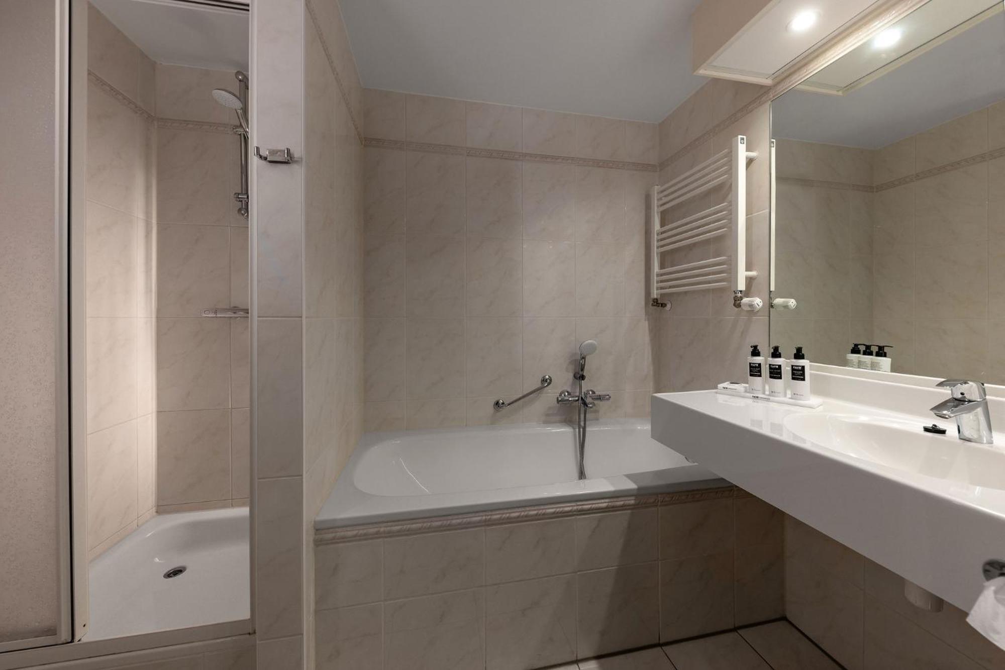 Westcord Hotel De Wadden Vlieland Bagian luar foto