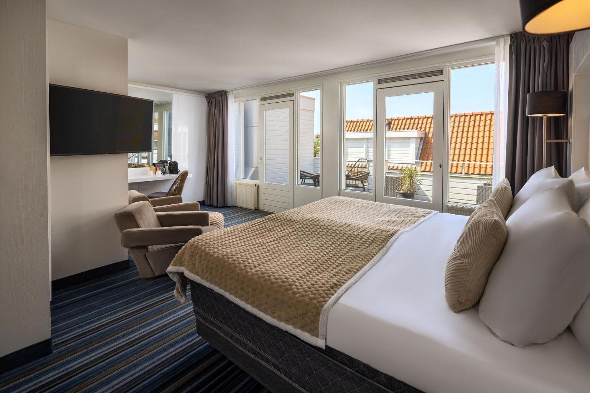 Westcord Hotel De Wadden Vlieland Bagian luar foto