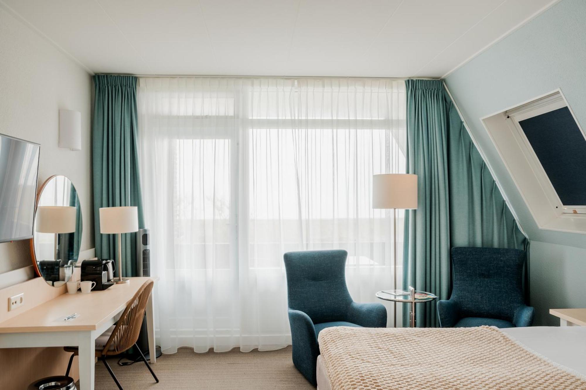 Westcord Hotel De Wadden Vlieland Bagian luar foto