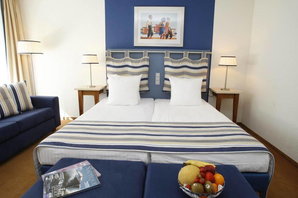 Westcord Hotel De Wadden Vlieland Bagian luar foto
